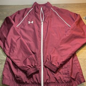 Under armour light zip up jacket size small woman’s (c18)